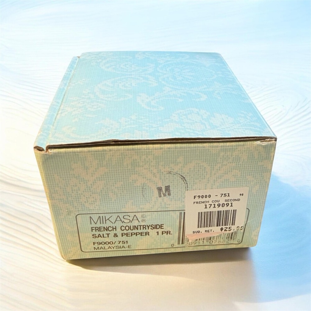 Mikasa French Countryside Salt and Pepper Shaker Set White Ceramic F9000 Boxed - Picture 5 of 5